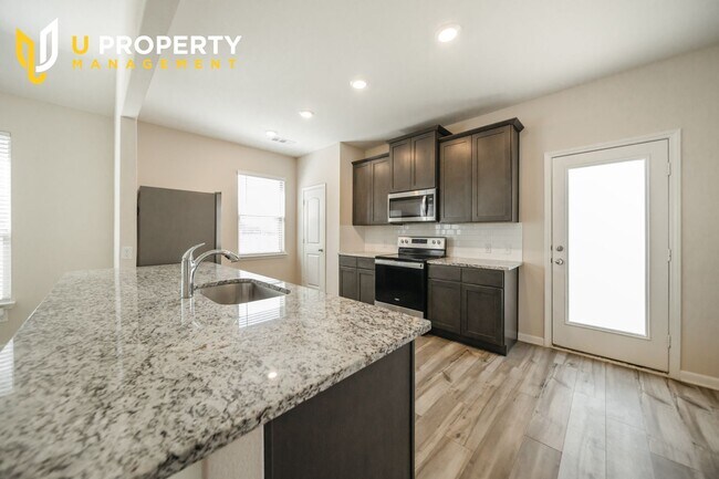 Building Photo - 1817 Dahlia Way