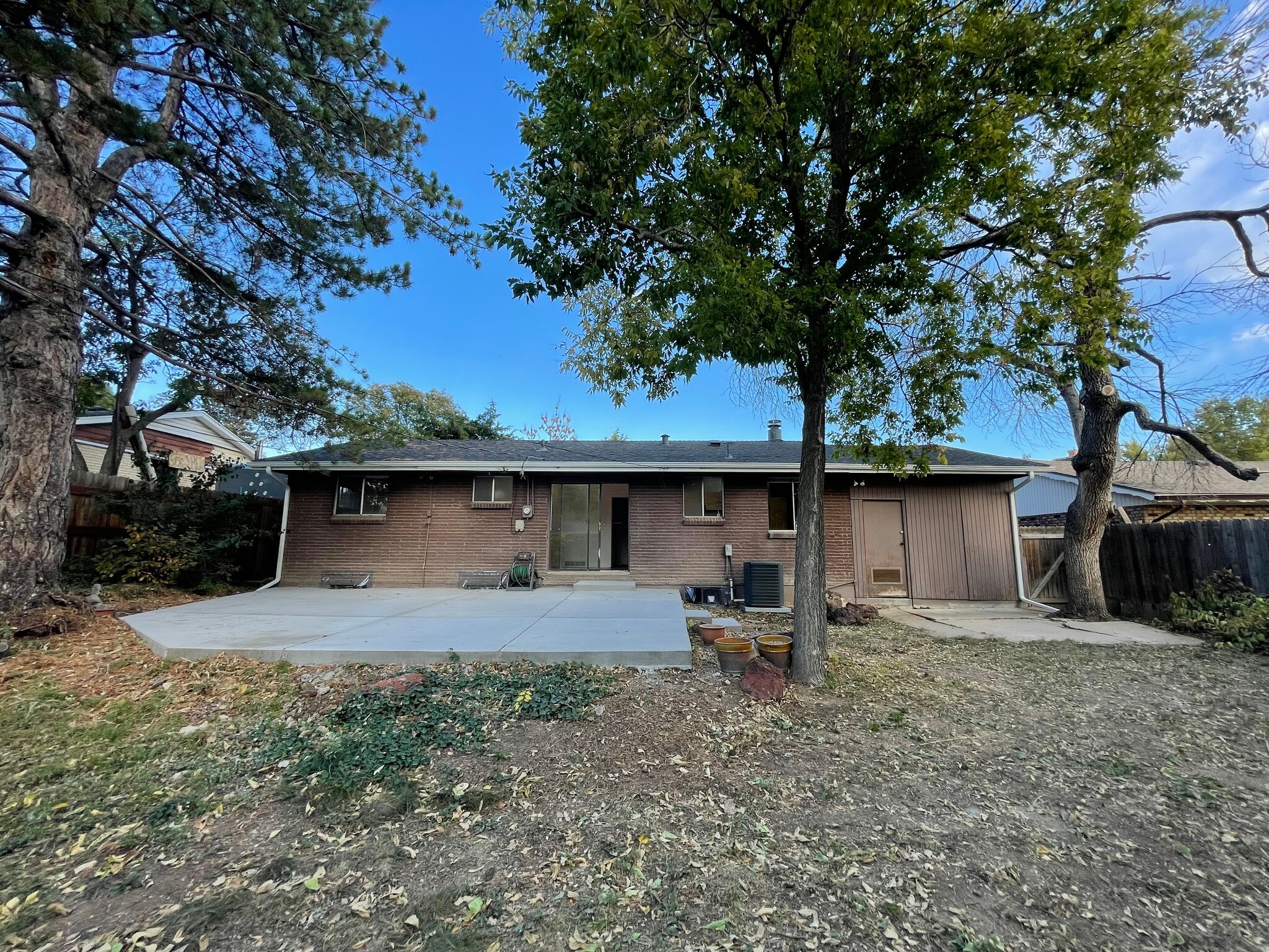 Building Photo - 8751 Oakwood St