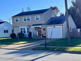 Building Photo - 918 Rockwell Rd