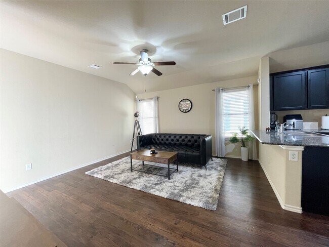 Building Photo - 3650 Sumner Lodge Dr