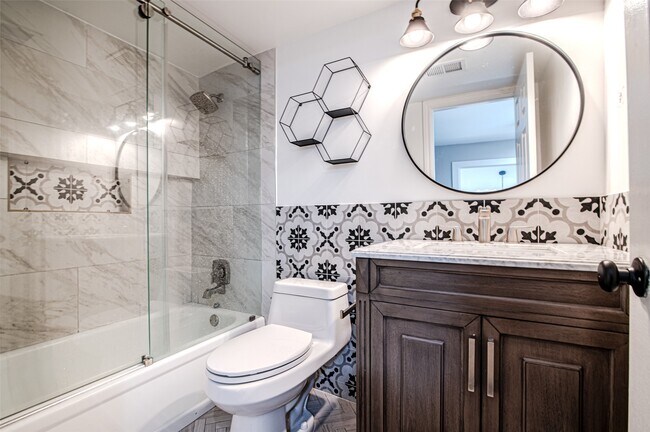 Building Photo - 1100 Harvard St