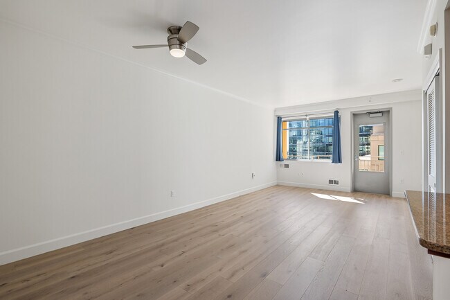 Building Photo - 246 2nd St