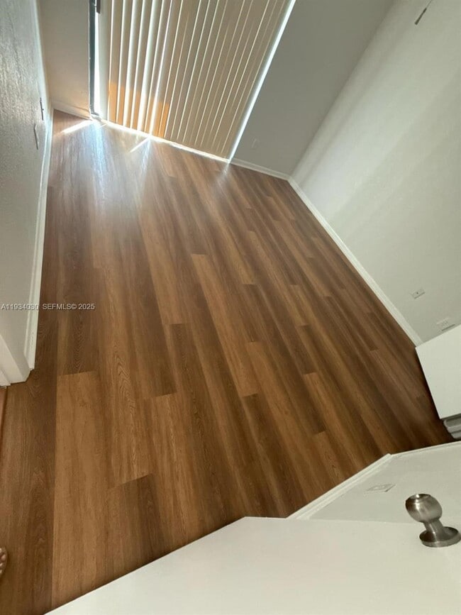 Building Photo - 540 S Park Rd