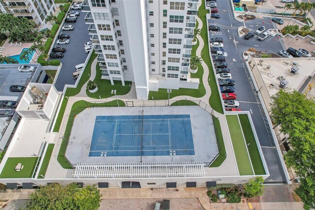 Building Photo - 3015 N Ocean Blvd