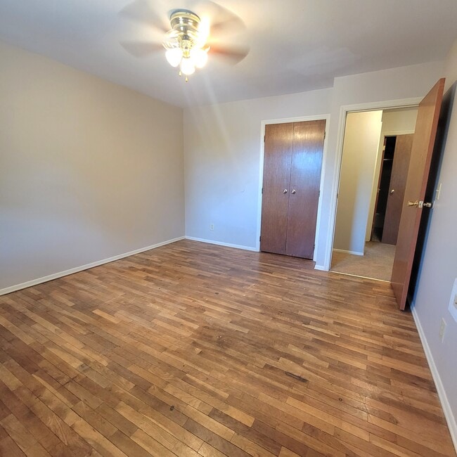 Building Photo - 1359 Chippewa Dr