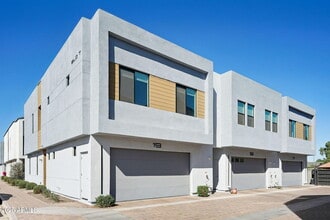 Building Photo - 225 N Pleasant Dr