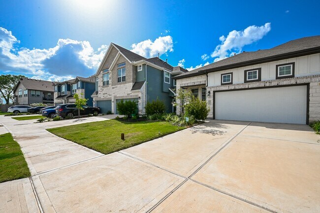 Primary Photo - 1535 Cathedral Bend Drive