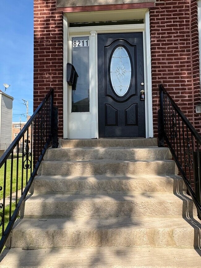 Building Photo - 8211 S Escanaba Ave