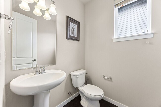 Building Photo - Perfect and Picturesque and Furnished!