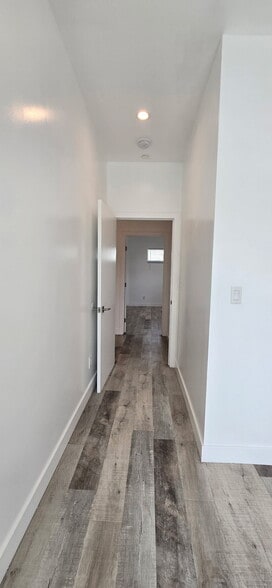Building Photo - 642 N Manhattan Pl