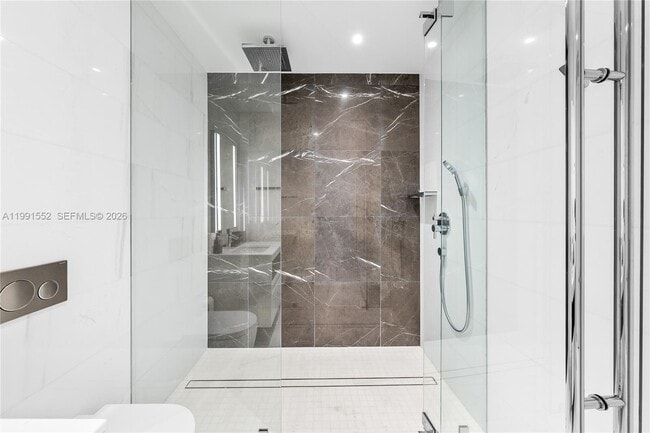 Building Photo - 300 Biscayne Blvd Way