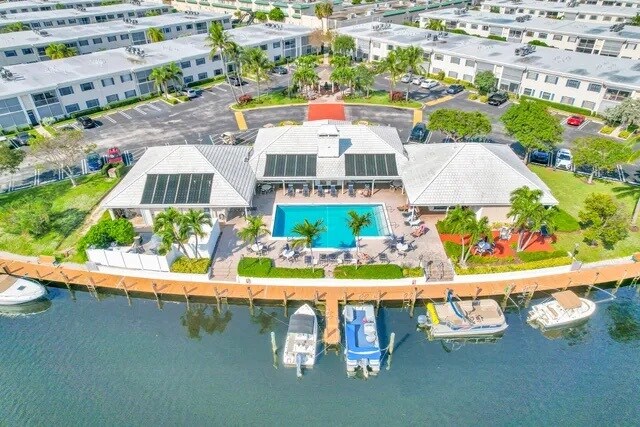 Building Photo - 160 Cypress Club Dr