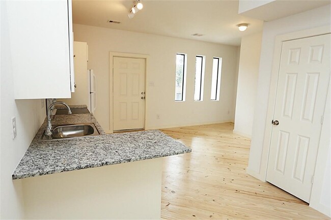 Building Photo - 4102 McKinney St