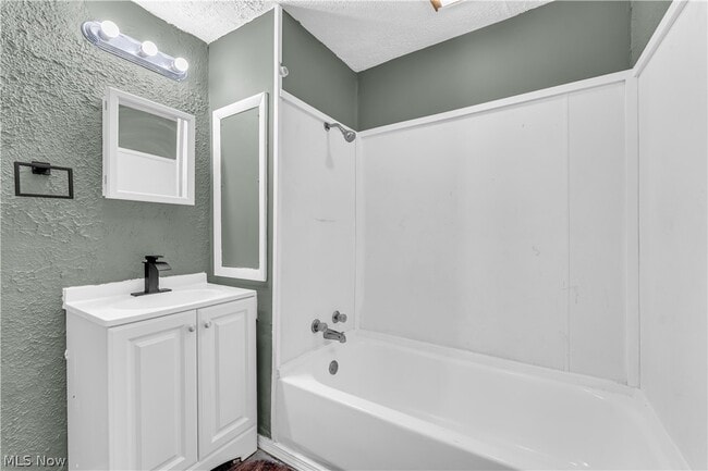 Building Photo - 3519 W 100th St