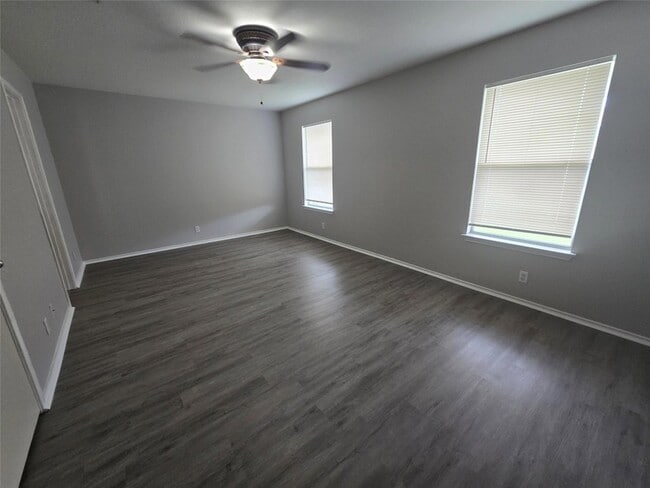 Building Photo - 217 Tolcarne Dr