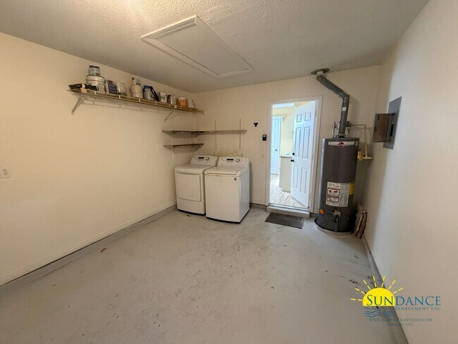 Building Photo - Adorable 3 Bedroom Home in Bluewater Bay!
