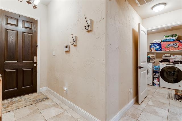 Building Photo - 1120 Whispering Meadows