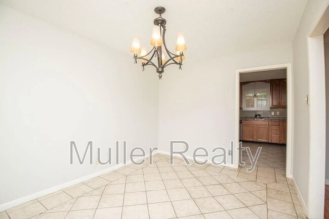 Building Photo - 10837 Dineen Dr