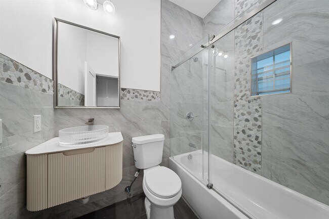 Building Photo - 1111 53rd St