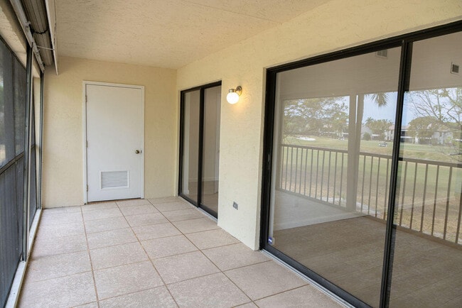 Building Photo - 602 Pinecrest Cir