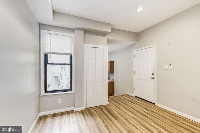 Building Photo - 2343 N College Ave