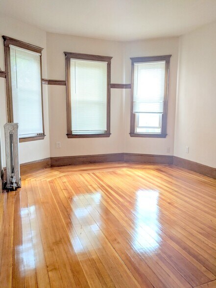 Building Photo - 9 Belknap St