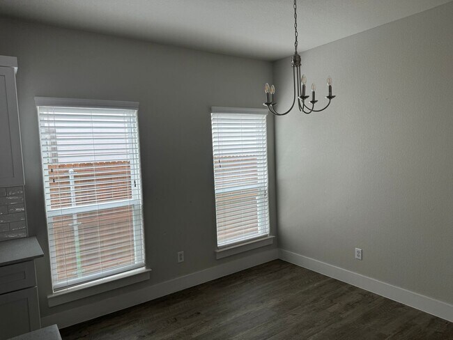 Building Photo - 688 The Cottages Dr