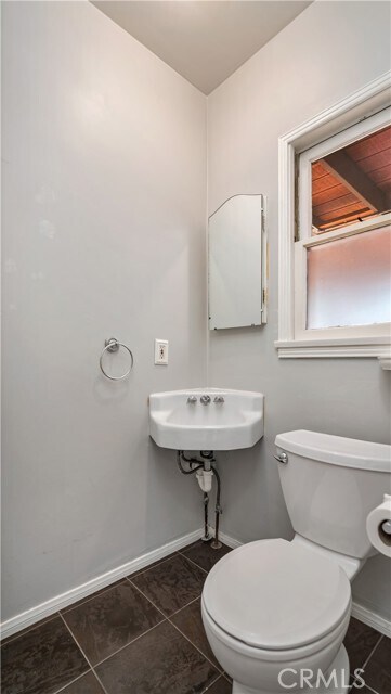 Building Photo - 2118 Greenleaf St