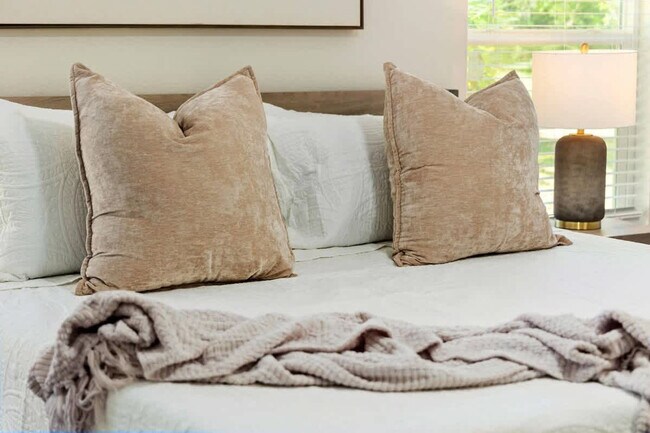 Building Photo - 1941 Tidewater Ct