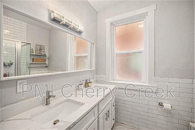 Building Photo - 2124 E 17th Ave