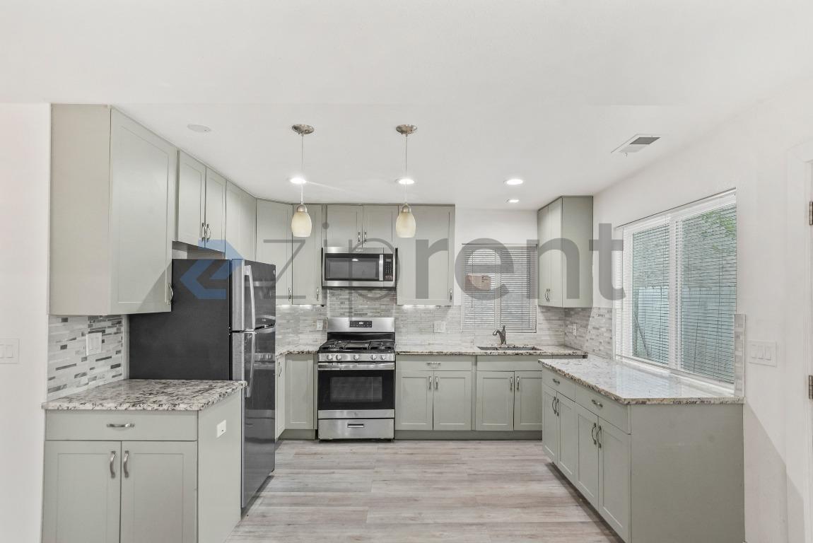 Building Photo - 34497 Salinas Pl