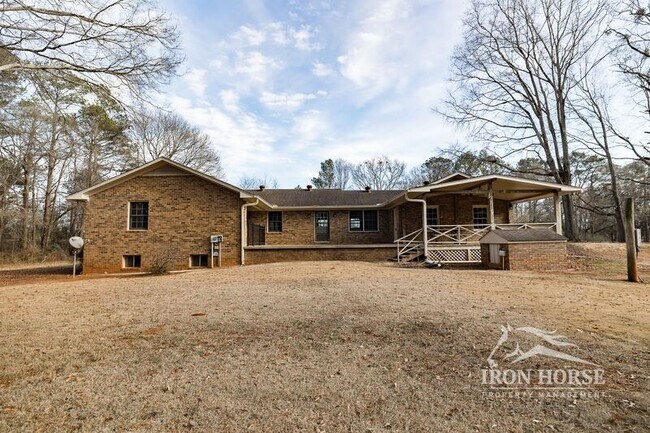 Building Photo - 2591 Clotfelter Rd