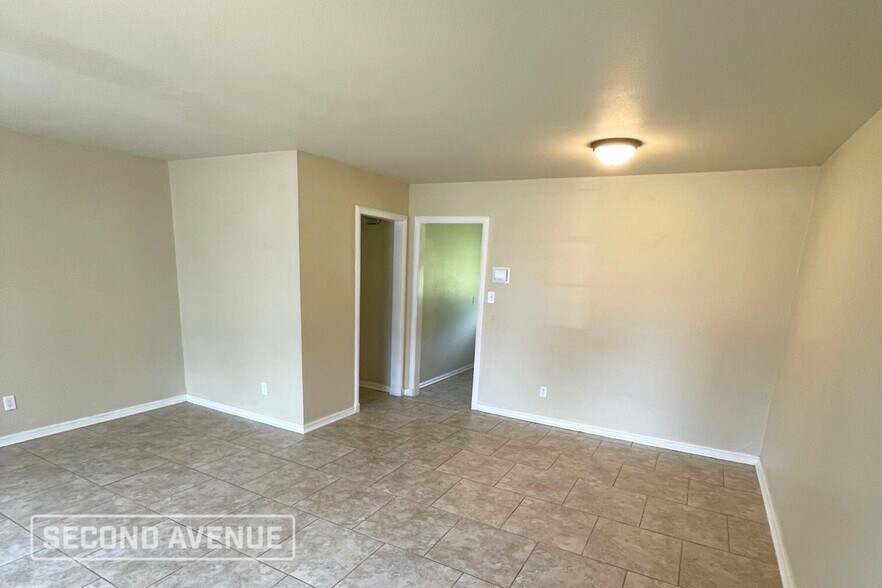 Building Photo - 1601 Reding Dr