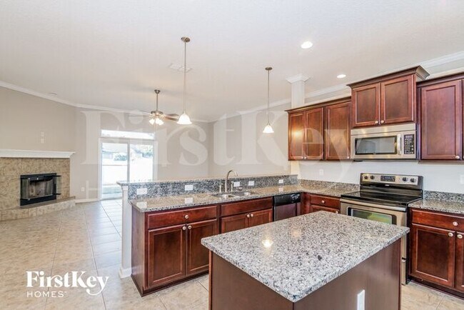 Building Photo - 920 Raindrop Ln