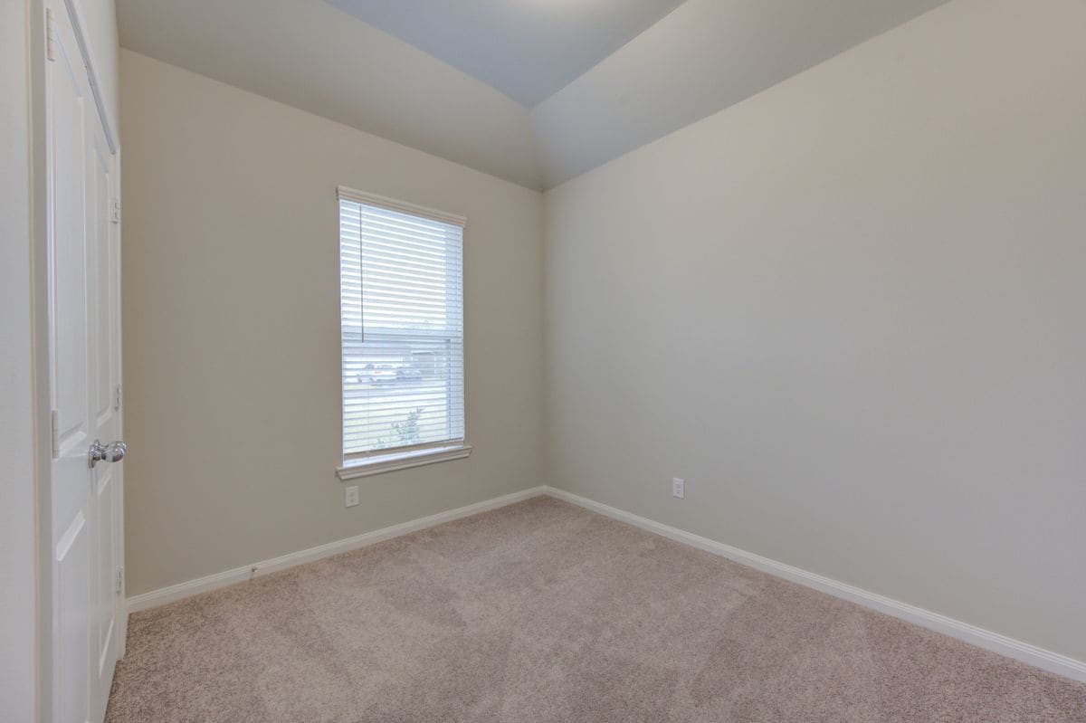 Building Photo - 3939 Sugardale St
