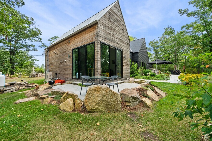 Building Photo - 73 Pigeon Hill St