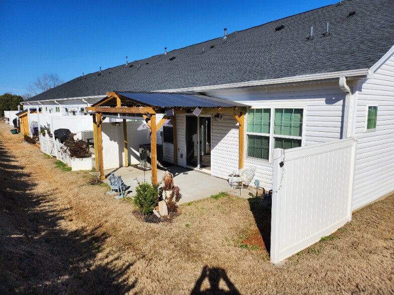 Building Photo - 120 Aleppo Ln