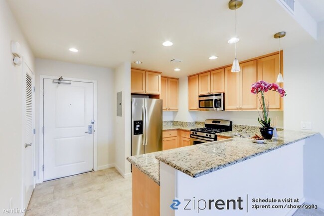 Building Photo - 1 br, 1 bath Condo - 1488 El Camino Real, ...