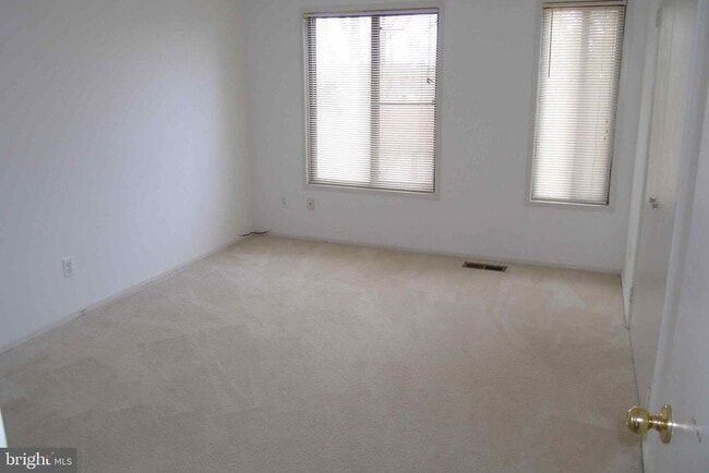 Building Photo - 9633 Brassie Way
