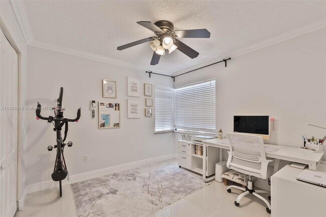 Building Photo - 9765 SW 155th Ct