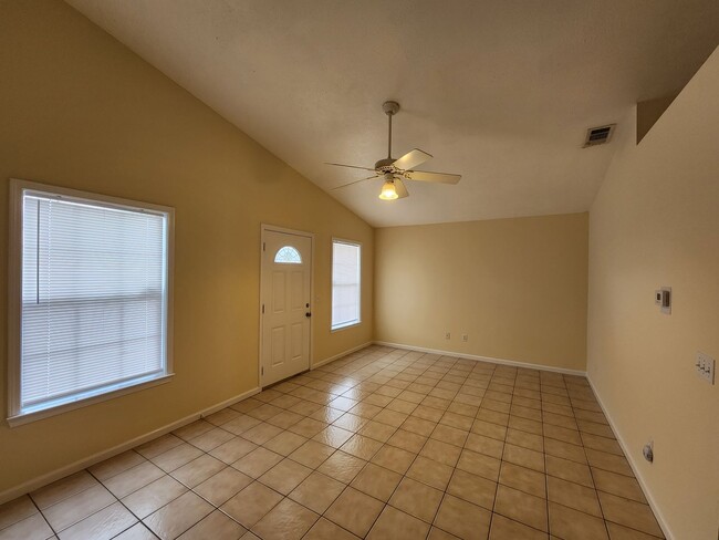 Building Photo - 5434 Sunset Ave