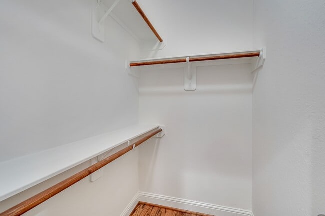 Building Photo - 2511 Sherwin St