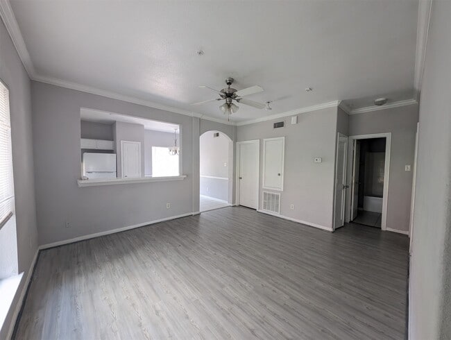 Building Photo - 6289 Wilcrest Dr