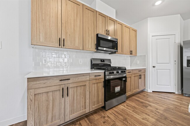 Building Photo - 3511 Goldfinch Wds Dr