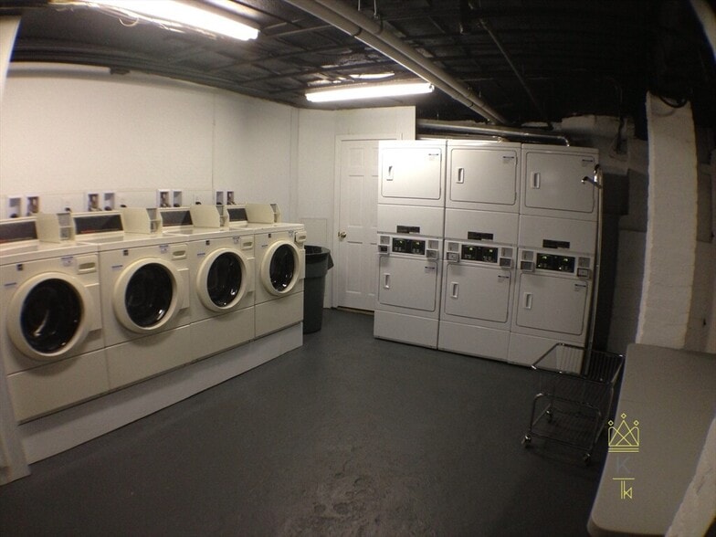 Building Photo - 210 Winthrop Rd