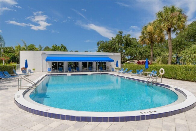 Building Photo - 6124 S River Run Dr