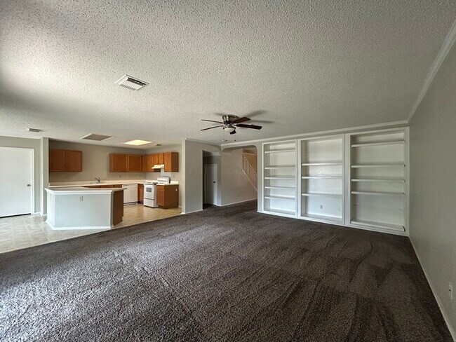 Building Photo - 407 Bluegrass Creek