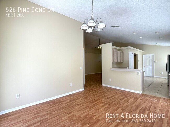 Building Photo - 526 Pine Cone Dr