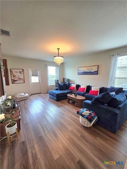 Building Photo - 350 Bedford Falls Ln