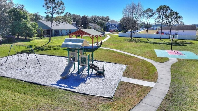 Building Photo - Spacious and beautifully maintained 5-bedroom, 3.5-bathroom two-story home